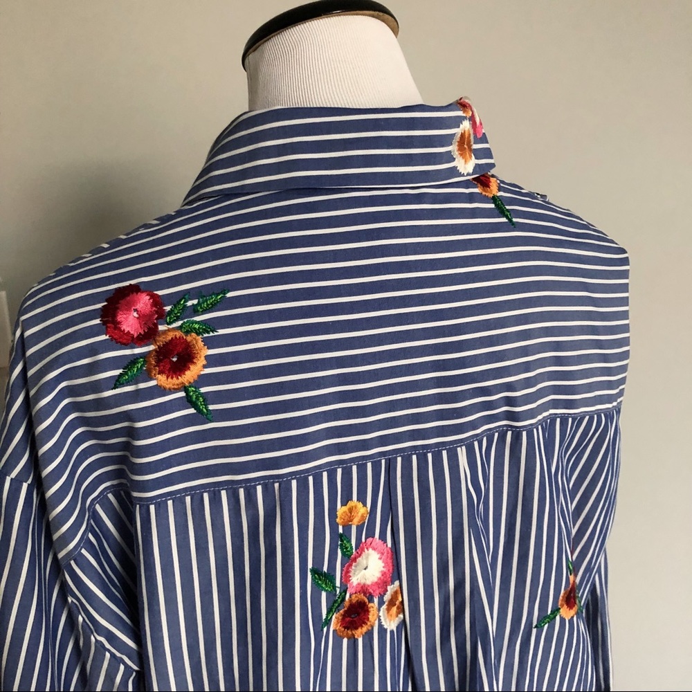 Women’s Collar Button Down - image 5